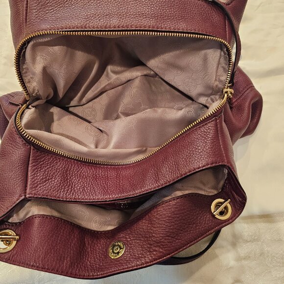 Michael Kors Butter Soft Leather Shoulder Bag - Picture 3 of 4